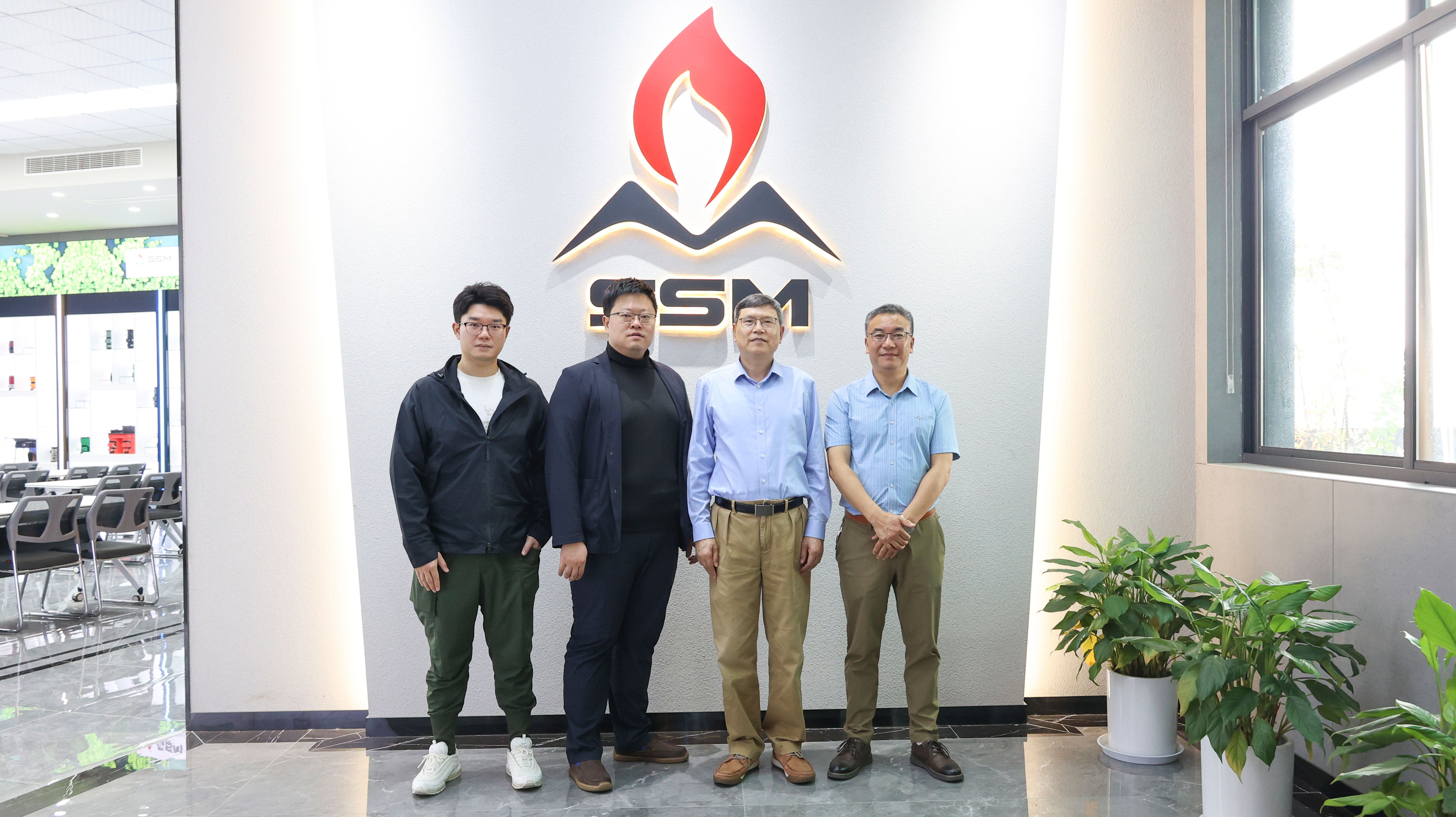 Professors from Zhejiang University visited SSM to communicate and guide the work of wood stove
